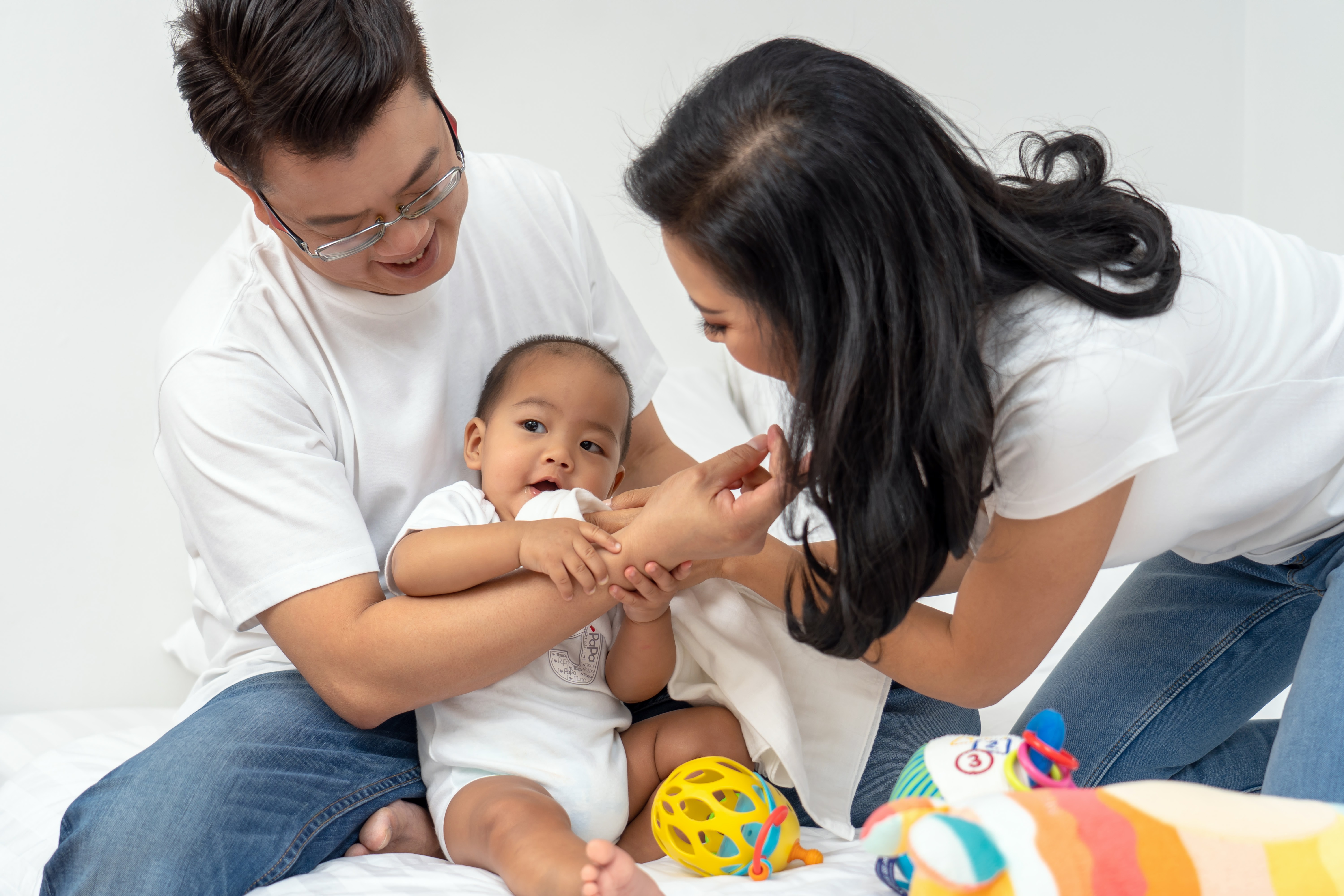 new mom, tantangan bunda baru, tips menyusui, bayi menangis, kurang tidur, baby blues, Bunda, si Kecil